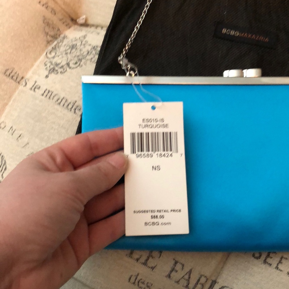 NWT BCBGMAXAZRIA blue clutch - Picture 2 of 3